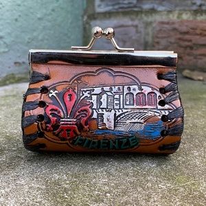 Italian 🇮🇹 Kiss 💋 Lock 🔒 Coin 🪙 Purse 👛